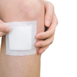 Island Dressing. Case of 100 Adhesive Dressings 2" x 2" for Wound Protection. Sterile dressings with Non-Adherent Island pad. Single use & Latex-Free.
